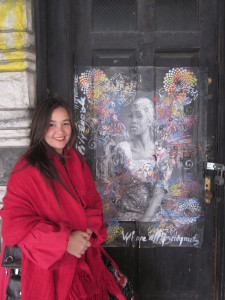 Cecilia_en New York con grafitti